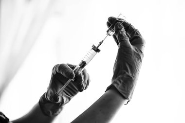 Elle enjeksiyon ilaçları, tehlike kavramı yasadışı uyuşturucular, kendi kendine enjekte etme