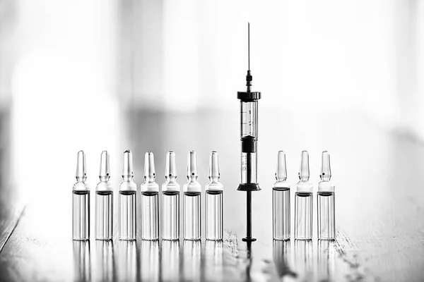 Injectiespuit Ampul Coronavirus Vaccin Concept Medicijnvaccinatie Covid — Stockfoto