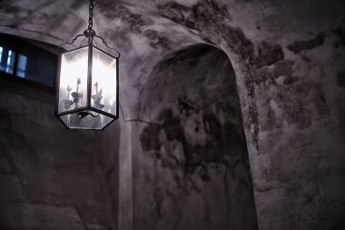 Bir evde soyut klasik fener, aydınlatma konsepti, tarihi mimari ışık arka planı