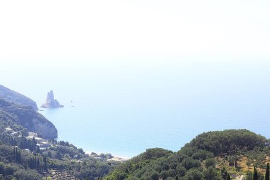 Selvi manzarası Yunan panoramik manzarası yaz hava durumu tatili