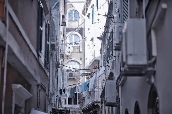 Linnen Gedroogd Een Smalle Straat Van Italië Italiaanse Levensstijl — Stockfoto