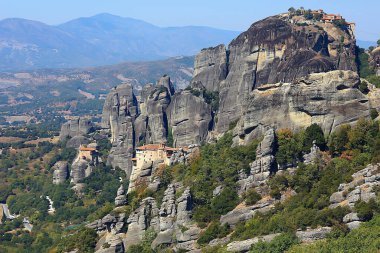 Meteora Yunan manastırı, dağlardaki ortodoks manastırı, Hristiyanlık, inanç manzarası.