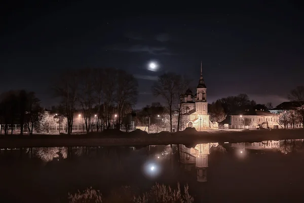 Éjszakai Táj Templom Közelében Oroszország Folyó Elvont Történelmi Táj Építészet — Stock Fotó