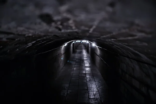Kale Tüneli Manzarası Kasvetli Yeraltı Geçiş Perspektifi Eski Avrupa Kalesi — Stok fotoğraf