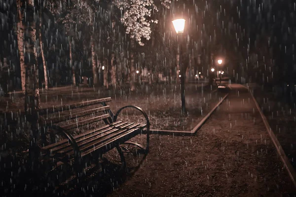 Abstract Herfst Regen Achtergrond Nacht Stad Druppels Vallen Oktober Nacht — Stockfoto