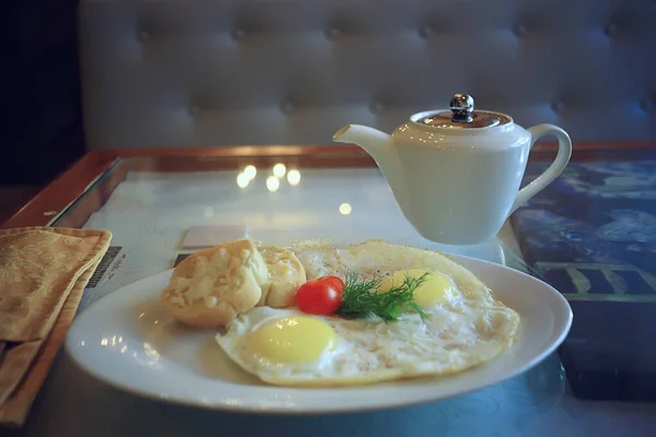 Desayuno Una Cafetería Hotel Interior Comida Mañana Tetera Taza Servir —  Fotos de Stock