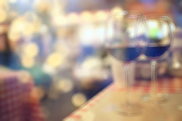 Avond Een Restaurant Wazig Abstracte Achtergrond Bokeh Alcoholconcept Wijnglazen Een — Stockfoto