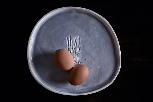 Oeufs Durs Dans Une Assiette Petit Déjeuner Fond Alimentaire Abstrait — Photo