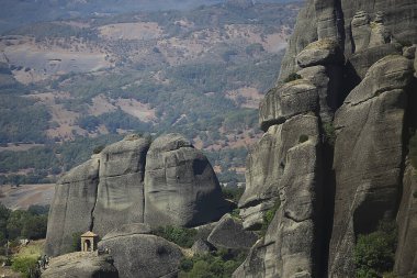 Meteora Yunan manastırı, dağlardaki ortodoks manastırı, Hristiyanlık, inanç manzarası.