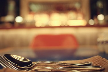 Soyut arka plan, restoran konsepti bulanık arka plan yemek çatalı, bıçak, çatal bıçak, masa takımı