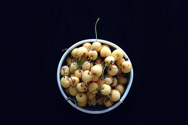 Yellow Cherries Plate Summer Vitamins Berries Cherries Dessert — Stock Photo, Image