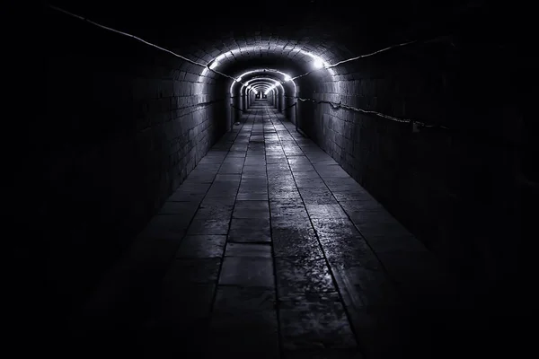 Kasteel Tunnel Uitzicht Sombere Ondergrondse Doorgang Perspectief Oud Europees Kasteel — Stockfoto