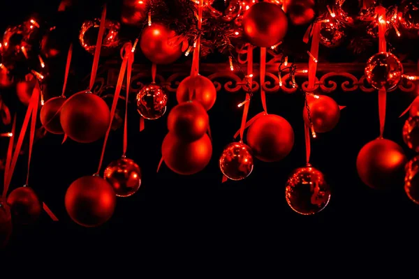 Sfondo Decorazione Rosso Natale Palle Notte All Aperto Vacanza — Foto Stock
