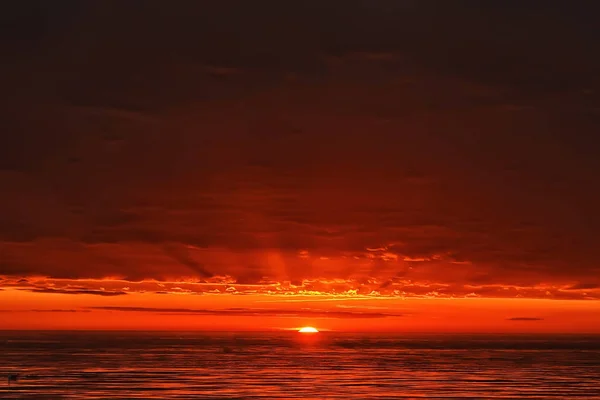 Abstrakter Sonnenuntergang See Landschaft Wasser Und Himmel Verschwommene Sicht Freiheit — Stockfoto