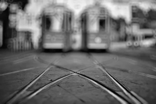 Trams Şehir Manzarası Bulanık Arkaplan Geleneksel Avrupa Şehir Manzarası Yaşam — Stok fotoğraf