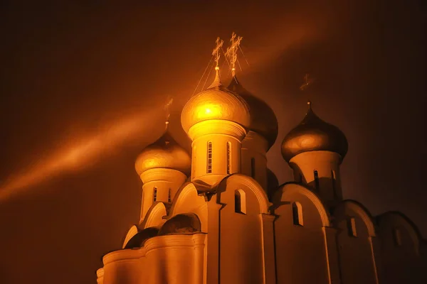 Νύχτα Εκκλησία Τοπίο Κοντά Στο Ποτάμι Ρωσία Αφηρημένη Ιστορική Αρχιτεκτονική — Φωτογραφία Αρχείου