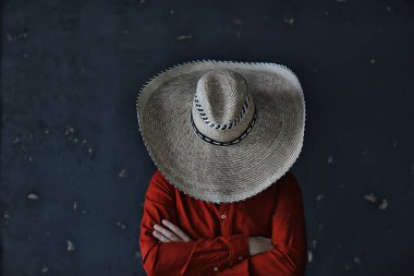 Sert kovboy şapkalı, saman, nostaljik, eski tarz, kızgın adam vahşi batı batı.