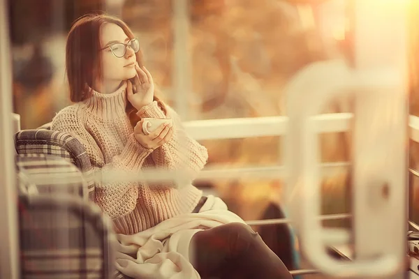 Jovem Café Juventude Menina Conceito Estilo Vida Com Óculos Olhando — Fotografia de Stock