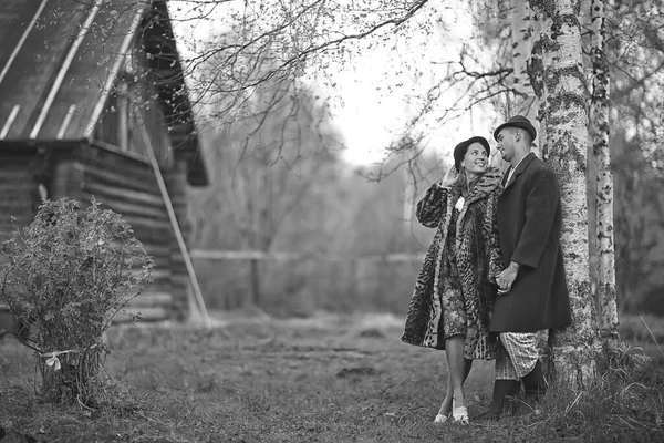 Vintage Para Miłości Wieś Czarny Biały Francuski Retro Styl Mężczyzna — Zdjęcie stockowe