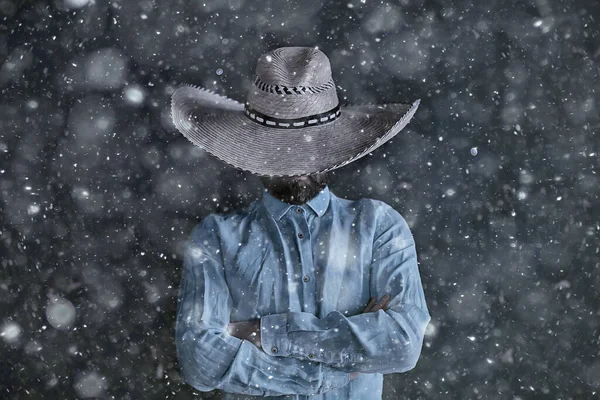 Hombre Sombrero Sombrero Con Ala Estilo Mexicano América Latina Nieve — Foto de Stock