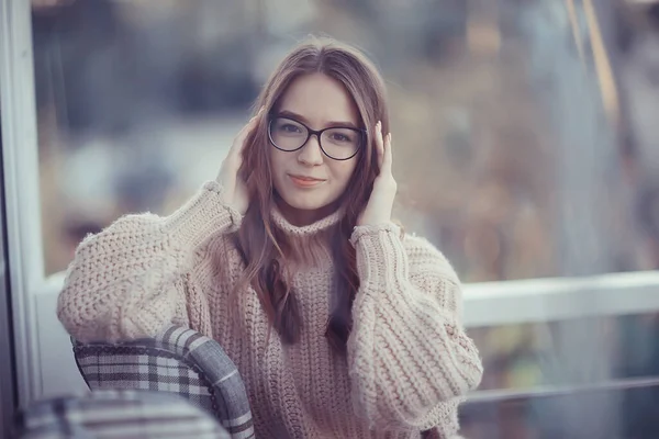 Occhiali Concetto Vista Modello Ragazza Autunno Sguardo Studente Intelligente Stile — Foto Stock