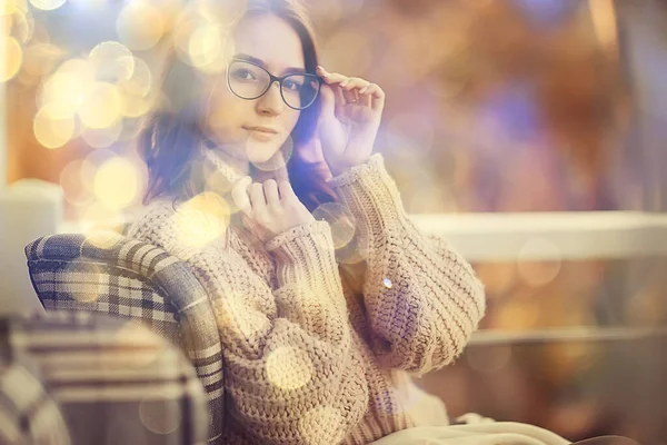 Gafas Concepto Vista Modelo Niña Mirada Otoño Estudiante Inteligente Estilo — Foto de Stock