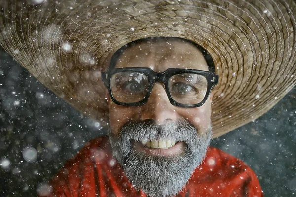 Man Sombrero Hat Brim Mexican Style Latin America Snow Cold — Stock Photo, Image