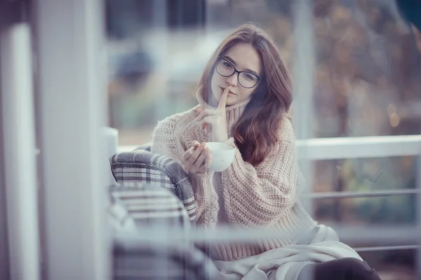 Gezichtsvermogen Concept Bril Meisje Model Herfst Blik Jeugd Stijl Slimme — Stockfoto