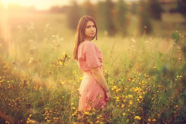 Woman Walks Wheat Field Summer View Back Face Leaves Separation — Stock Photo, Image