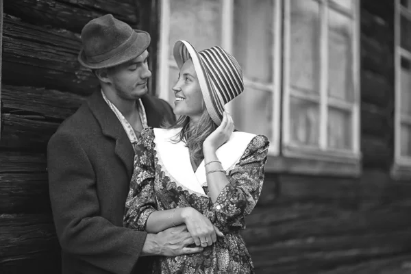 Vintage Couple Love Village Schwarz Und Weiß Französisch Retro Style — Stockfoto