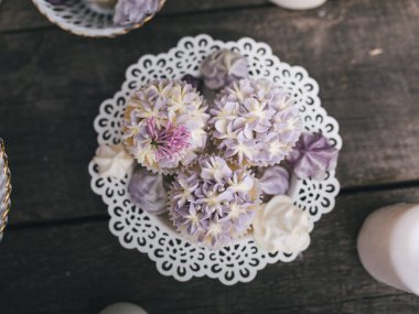 Tatlılar ve tatlılar mumlar ile düzenleme