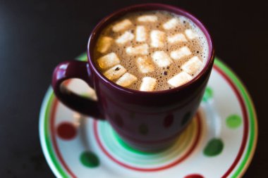 Kahve dükkanında kahve fincanı.