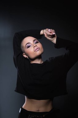 Şehvetli genç model siyah