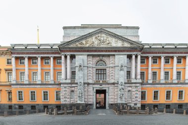 Saint-petersburg, Rusya - 31 Mart 2020: Kentin merkezindeki boş sokaklar, izolasyonun birinci gününde.