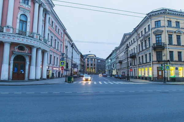2020年3月31日 ロシア サンクトペテルブルク市内中心部において 孤立1日目に空の通り — ストック写真