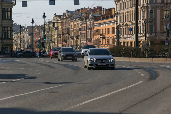 Saint Petersburg Rusia Abril 2020 Coches Transporte Público Plaza Vosstaniya — Foto de Stock