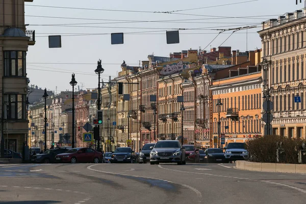 Saint Petersburg Rússia Abril 2020 Carros Passeios Transportes Públicos Praça — Fotografia de Stock
