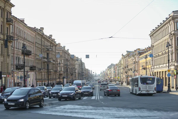 Saint Petersburg Rusland April 2020 Auto Openbaar Vervoer Nevsky Prospekt — Stockfoto