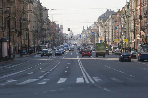 Saint Petersburg Rusia Abril 2020 Coches Transporte Público Nevsky Prospekt — Foto de Stock