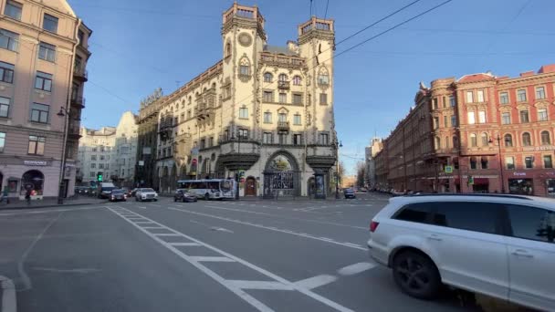 Saint Petersburg Rússia Abril 2020 Kamennoostrovsky Prospekt Carros Transportes Públicos — Vídeo de Stock