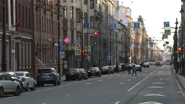 Saint Petersburg Rosja Kwietnia 2020 Samochody Transport Publiczny Nadal Poruszają — Wideo stockowe