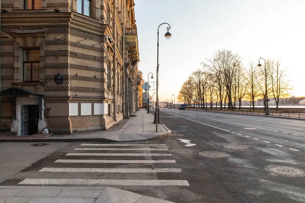 Нові Заходи Уряду Закликають Громадськість Залишатися Вдома Принаймні Чотири Тижні — стокове фото