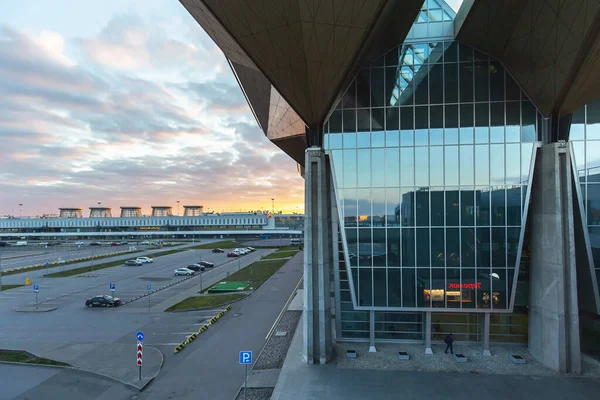 San Petersburgo Rusia Abril 2020 Aeropuerto Internacional Pulkovo Vacío Edificio — Foto de Stock