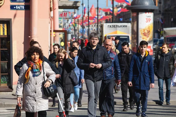 San Petersburgo Rusia Mayo 2020 Gente Está Caminando Por Nevsky — Foto de Stock