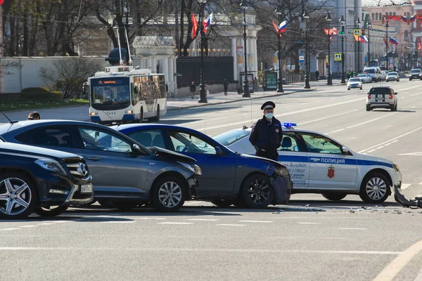 São Petersburgo Rússia Maio 2020 Colisão Dois Carros Cruzamento Nevsky — Fotografia de Stock