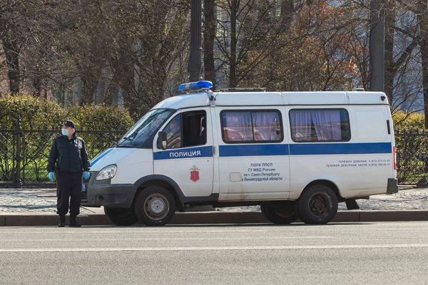 São Petersburgo Rússia Maio 2020 Polícia Trânsito Controla Tráfego Centro — Fotografia de Stock
