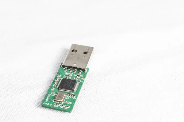 usb disassembled with electronic air