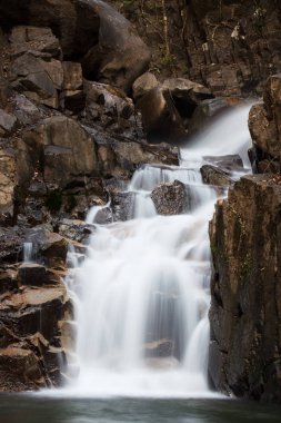 şelale üzerinde Namtok Phlio Milli Parkı, Chanthaburi doğada