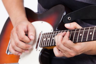 Müzisyen gitar çalmak