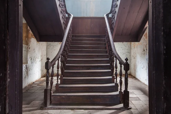 eski merdiven yangın istasyonu Bangrak Bangkok Tayland at